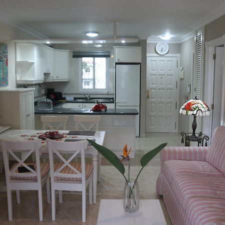 Apartamentos Vista Laurisilva プエルト・デ・ラ・クルス エクステリア 写真
